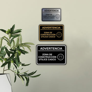 Signs ByLITA Classic Framed Advertencia Zona de construcción Utilice casco Door or Wall Sign Easy Installation | Health And Safety | Building And Hospitality